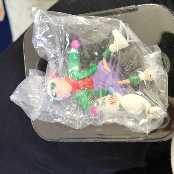 Vintage Hallmark Keepsake Christmas Ornament On Thin Ice Maxine 1999  NEW - Picture 3 of 4